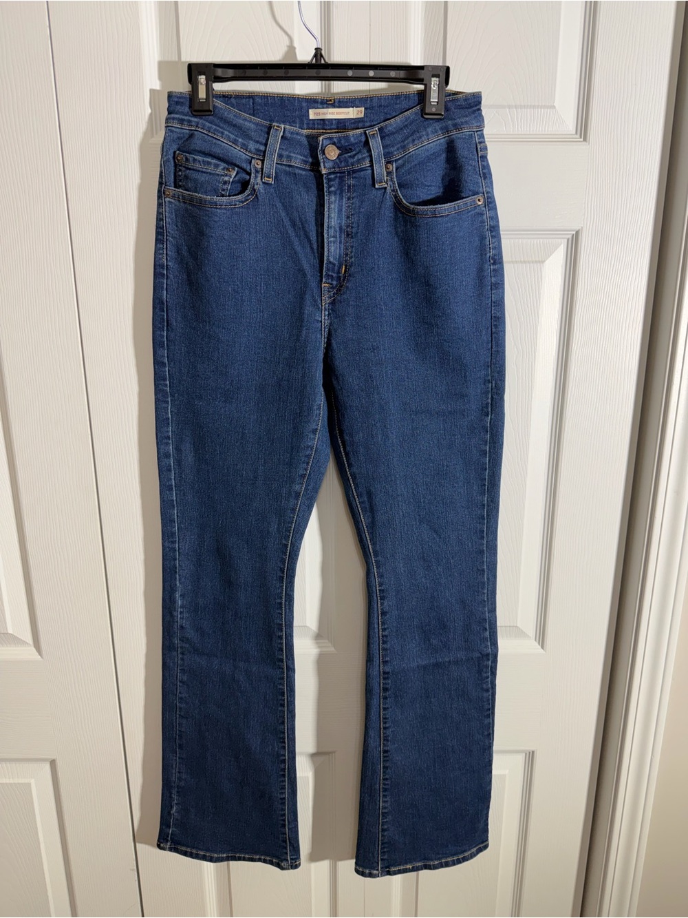 Levi’s 725 High Rise Bootcut Jeans